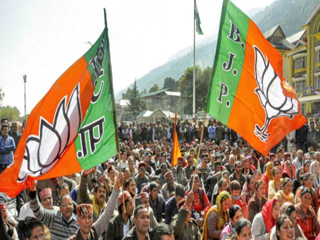 दून मेयर टिकट के लिए कांग्रेस की लाइन हुई लम्बी