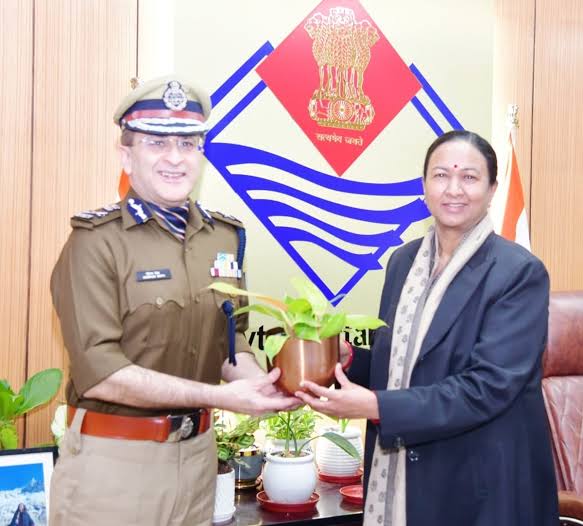 पुलिस महानिदेशक दीपम सेठ से फिल्म विकास परिषद के संयुक्त मुख्य कार्यकारी अधिकारी ने की भेंट