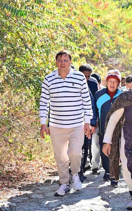 दून-मसूरी पैदल ट्रैक के नैचुरल लुक को बरकरार रखा जाय- सीएम धामी