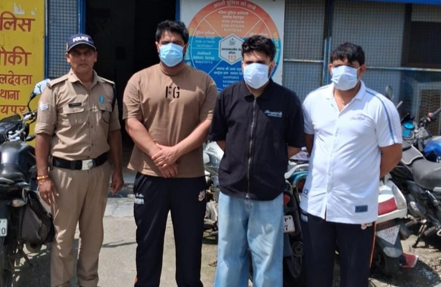 देहरादून में शराब पीकर हुड़दंग मचाने वालों पर पुलिस का शिकंजा, 3 हिरासत में