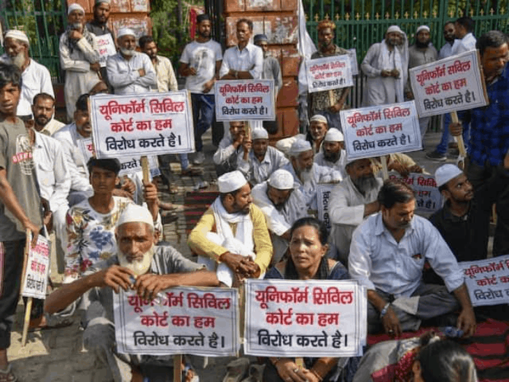 समान नागरिक संहिता (UCC) पर राजनीतिक गहमा-गहमी: NDA के सहयोगी दलों का समर्थन, लेकिन विपक्षी दलों ने उठाए सवाल