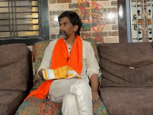 मराठा आरक्षण की जंग: मनोज जरांगे ने खत्म की 20 दिनों की भूख हड़ताल, सरकार को दिया 90 दिनों का अल्टीमेटम